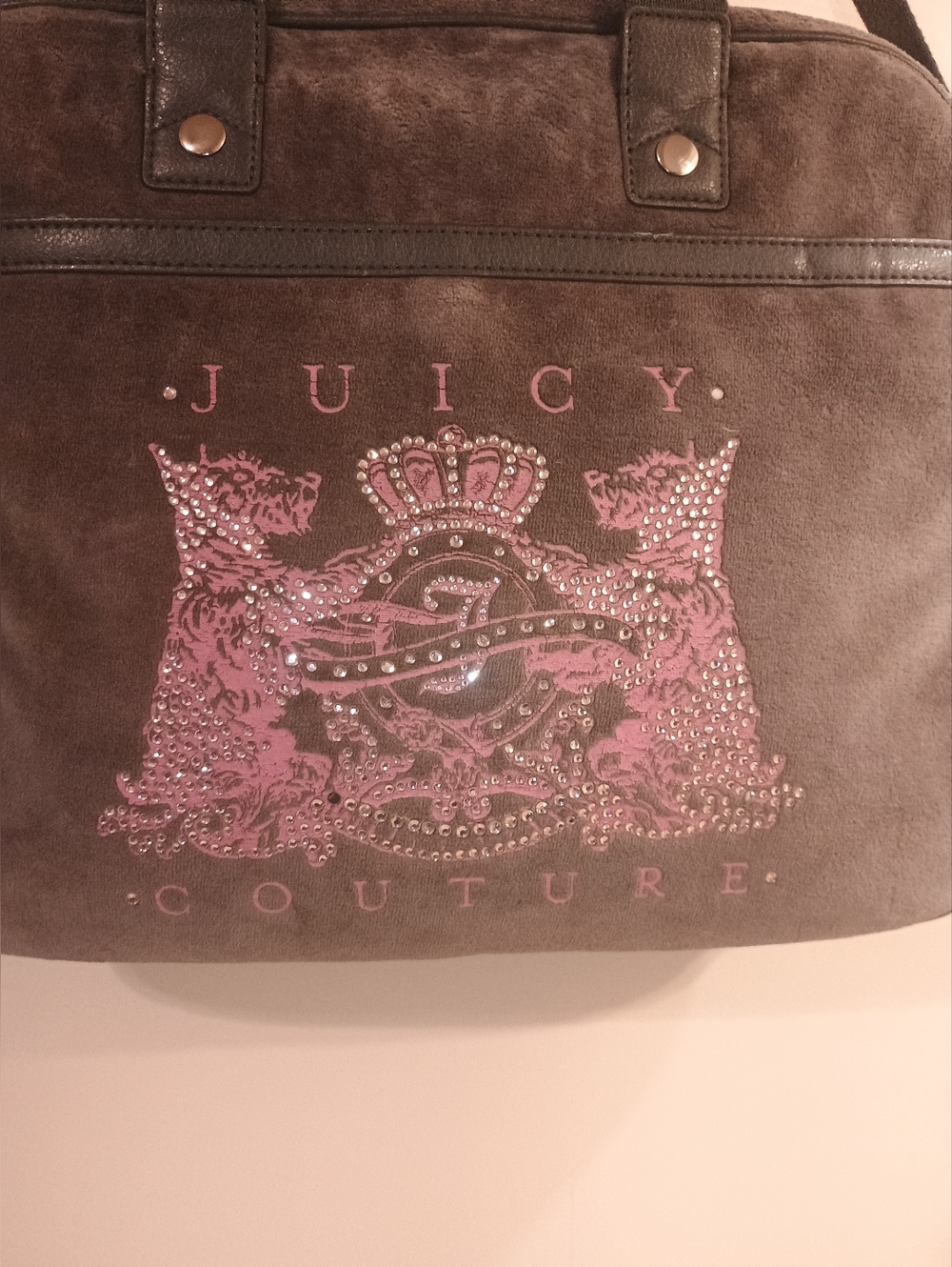 Sale , Juicy Couture Y2K Vintage Gray Suede Messenger Bag with Pink Crest Detail - Picture 2 of 11